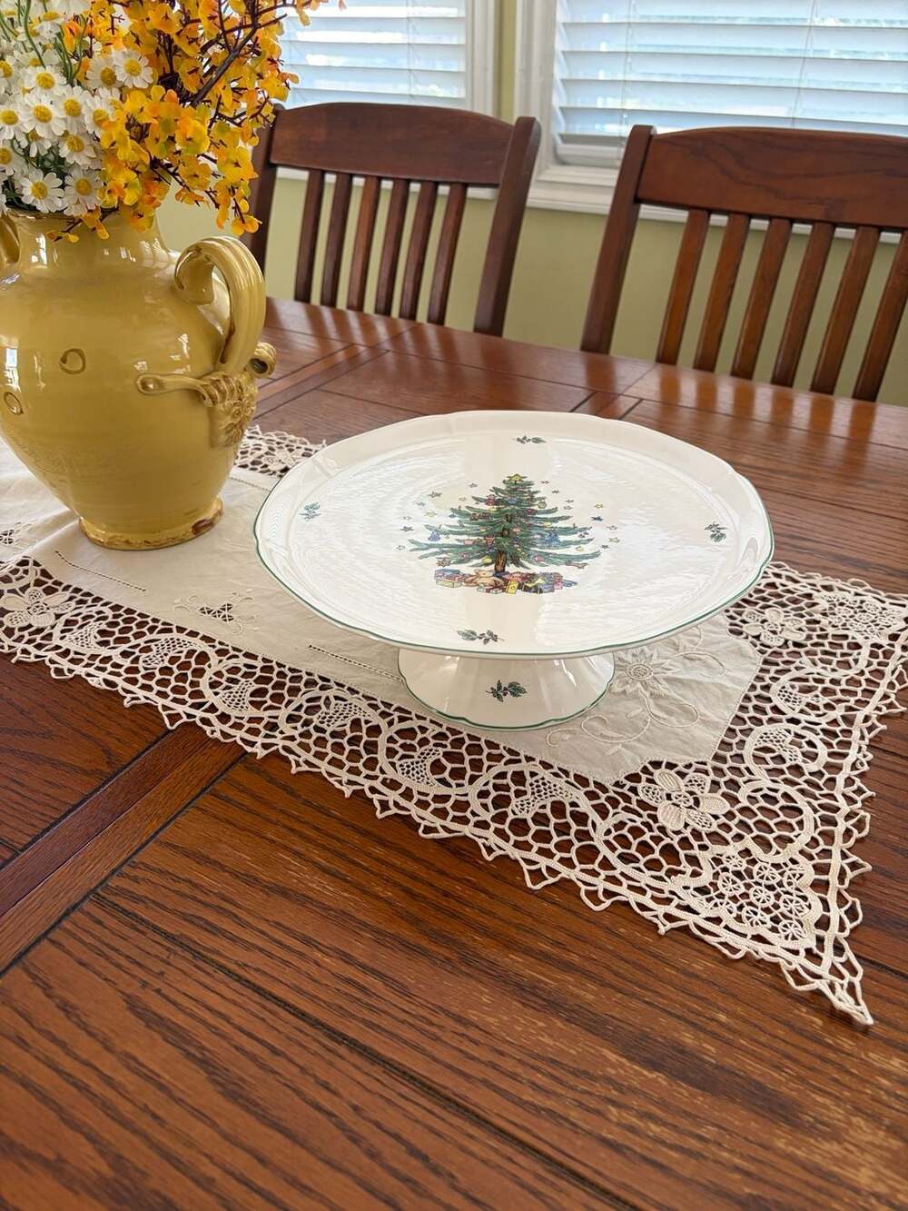 Happy Holidays 11-inch Pedestal Cake Stand